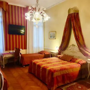 Otel Mezzo Pozzo, Venedik